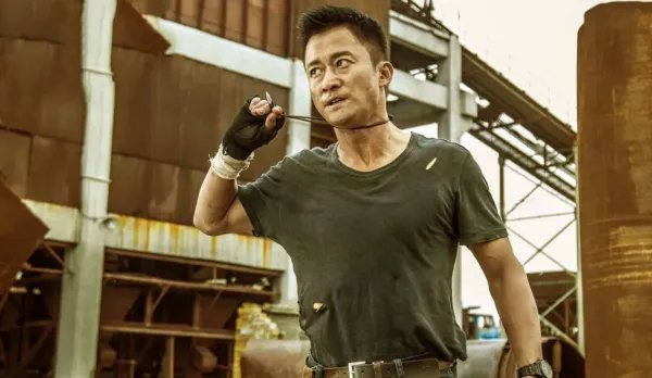 明星发飙有多吓人，吴京在机场大骂跟拍记者，撒贝宁狂怼张绍刚？