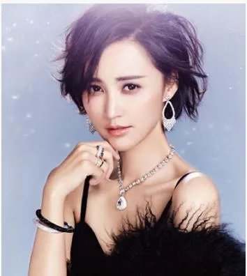 张歆艺发型：瘦脸又无比时尚的张歆艺发型