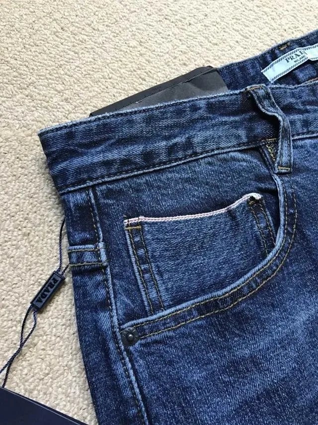 普拉达的服装风格是什么？