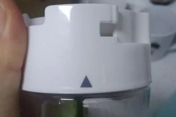 九阳榨汁机怎么用