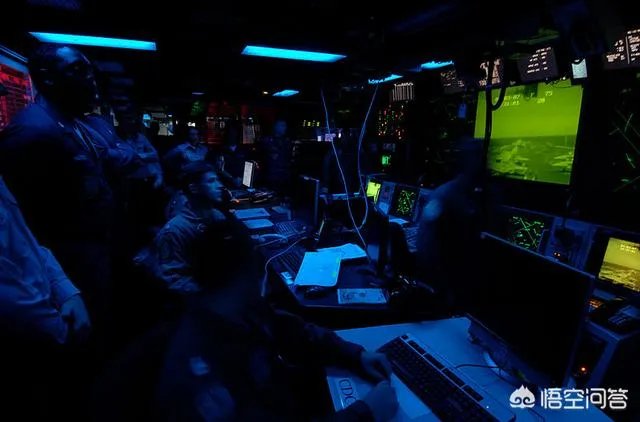 摧毁了航母的指挥舰桥，是不是就几乎瘫痪了整个航母？