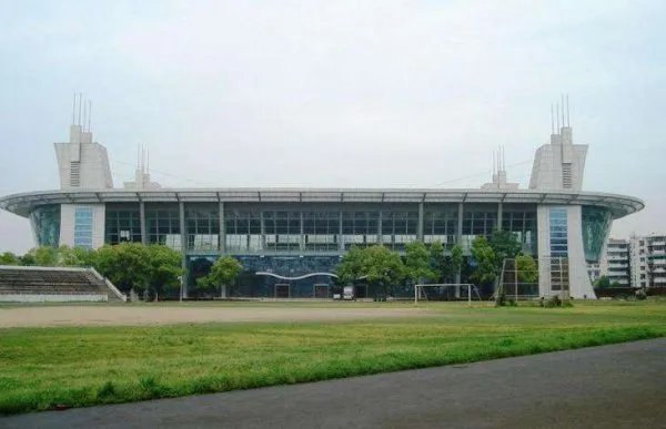 湖北大学老师梁艳萍被停职，她做了什么错事？