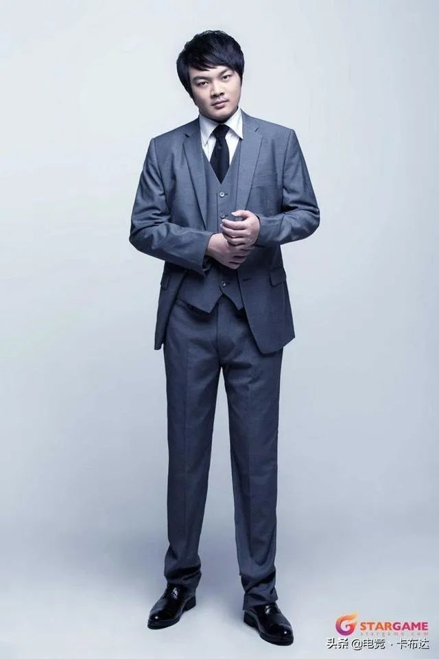 DOTA2有没有一支队伍，五名队员都是当时的世界顶尖？