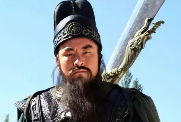 关胜和林冲谁厉害