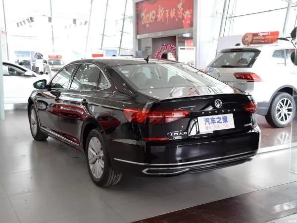 帕萨特2019款报价及图片