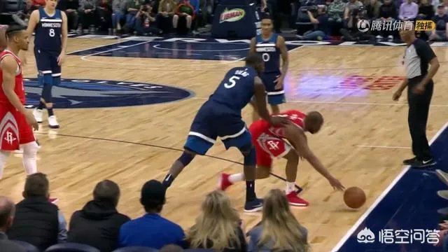 保罗被凶狠推搡，格林为兄弟出头遭驱逐，你如何评价？