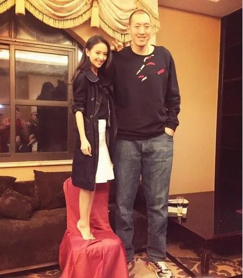 孙明明和姚明哪个高