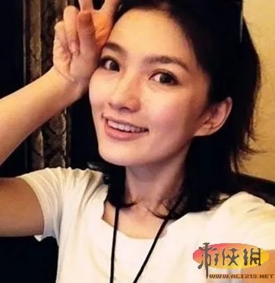 中国好声音丁丁也是个人工妹子 素颜照差别大