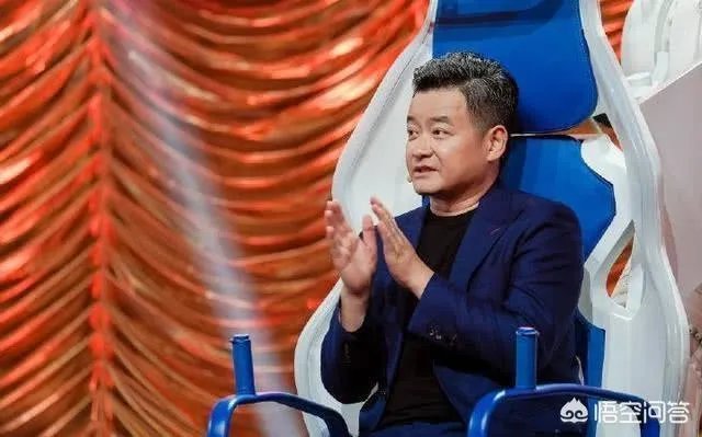 央视著名主持人李佳明，为何最近很少出现了？