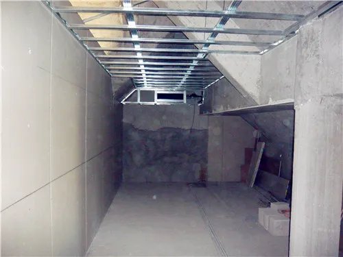 客厅吊顶用木龙骨还是轻钢龙骨