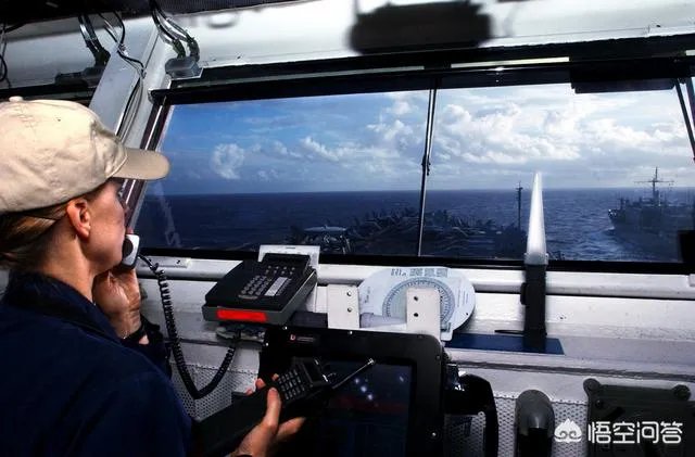 摧毁了航母的指挥舰桥，是不是就几乎瘫痪了整个航母？