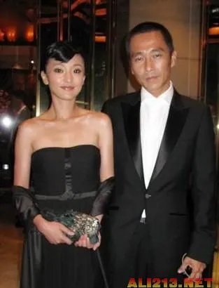 周迅谢霆锋恋情被爆 盘点周迅20年的8任男友