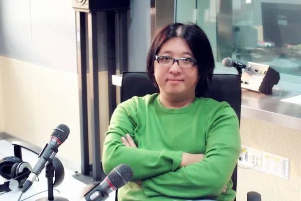 袁惟仁在娱乐圈混迹这么多年，为何做脑溢血手术还要接受捐款？