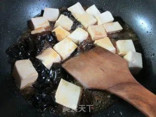 黑木耳烧豆腐