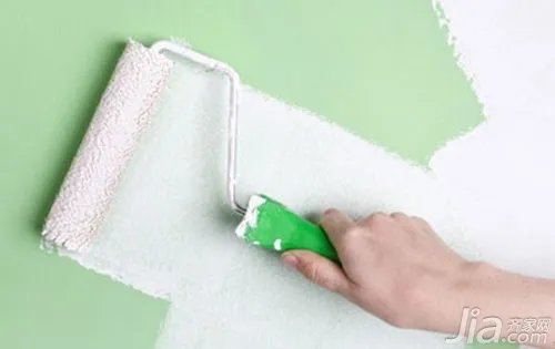 刷漆前一定要用加固剂吗 为什么墙面会起包？