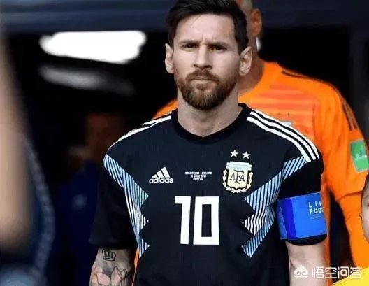 冰岛电影导演哈尔多松在俄罗斯世界杯上扑出梅西的点球，你怎么看？