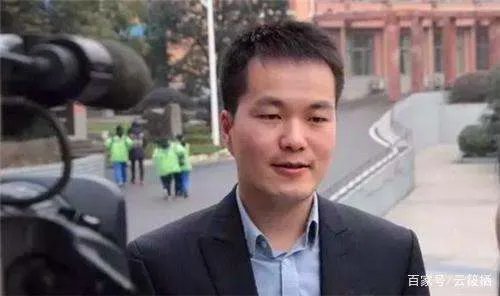 湖南“寒门贵子”何江：哈佛毕业典礼演讲的中国第一人，现怎样了?