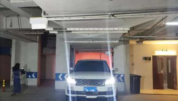 标准车位需要“神停车”，这给小区业主带来了什么麻烦？