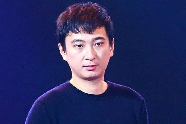 以王思聪放荡不羁的性格，真的适合继承万达集团吗？