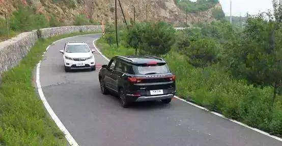 靠山体一方先行还是不靠山体先行