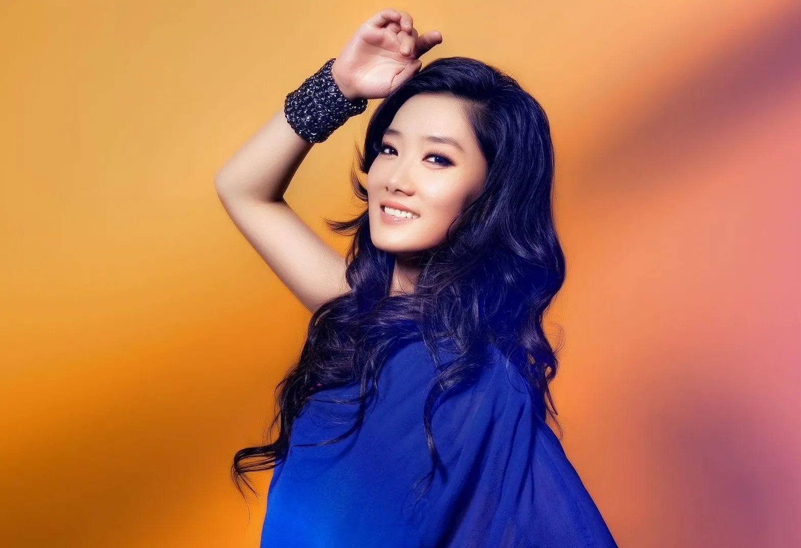 《海底》原唱回应凤凰传奇,他们对于歌曲的演绎有何不同?