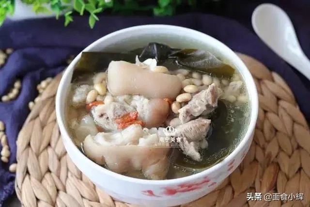 电饭煲能够煲压猪蹄吗？知道的能不能把过程写出来？