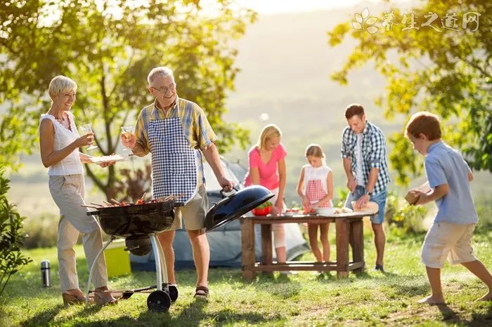 睫毛膏的正确刷法是什么 睫毛膏的上妆要点