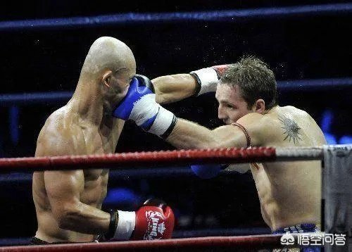 被西提猜KO后，武僧一龙如今在精武门当了评委，你怎么看？