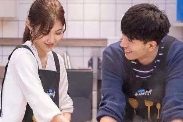 张天回应和陈奕辰的通话录音，作为男友应该对待女友过去的经历？