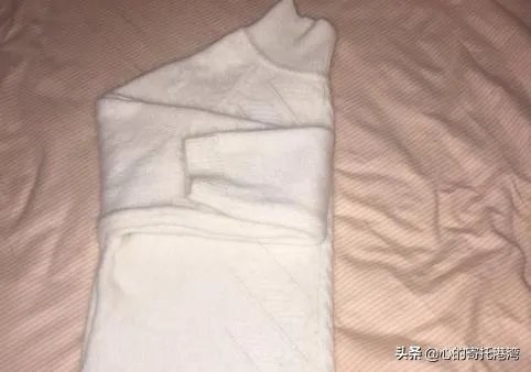 如何叠长袖的衣服？