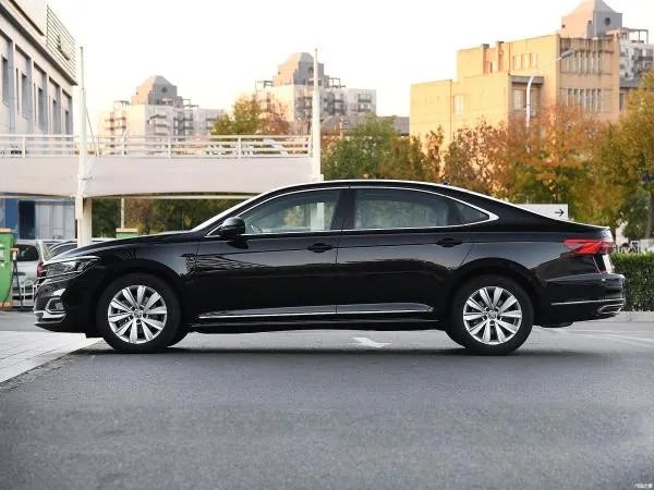 帕萨特2019款报价及图片