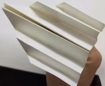 “开学第一课”中的歼15纸飞机怎么折