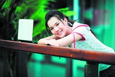 大学新生：校园生活从网上开始