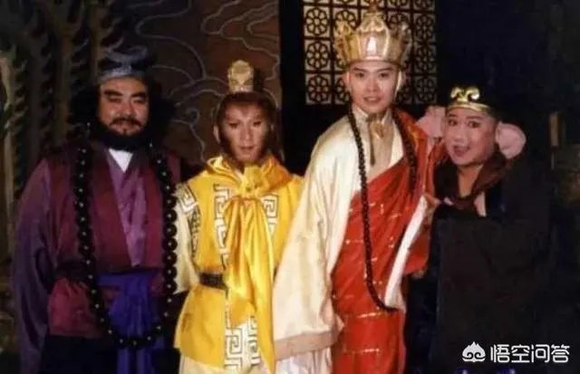 《新倚天屠龙记》慢镜头手法和《西游记后传》一个动作放三遍手法有什么看点？