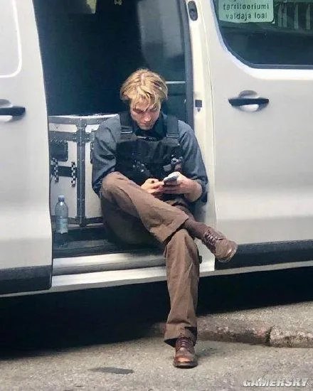 安妮·海瑟薇爆料：诺兰不允许片场放椅子、带手机