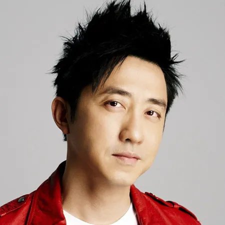 疑庾澄庆公开恋情 为41岁绯闻女友庆生