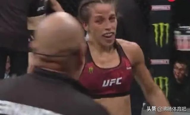 张伟丽和乔安娜的UFC冠军赛中，乔安娜一度像稳拿冠军一样笑着炫耀，具体是怎么回事？