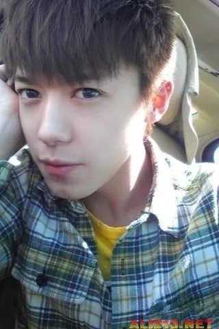 高校帅哥校草大搜罗 哪个是你的梦中情人呢？