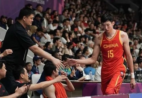 宣布退出2021-2022赛季CBA联赛，周琦加盟辽篮可能性有多大？