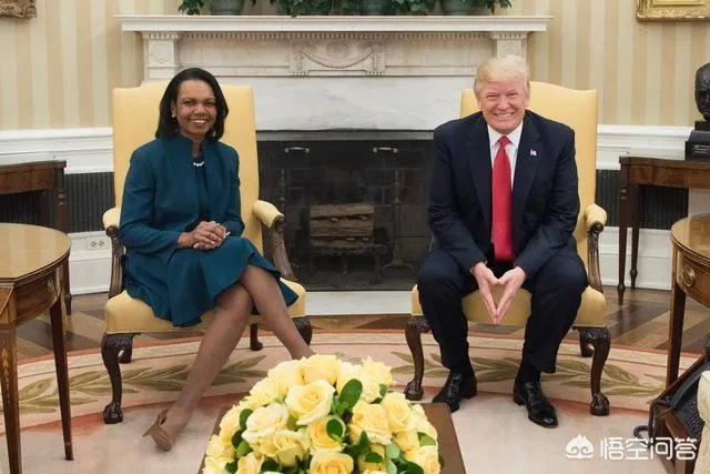 卡扎菲心中女神赖斯，地下室出生从政15年，为何受2位美国总统信赖？