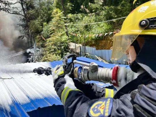 杭州两名牺牲消防员被批准为烈士，其家属会得到怎样的补偿？