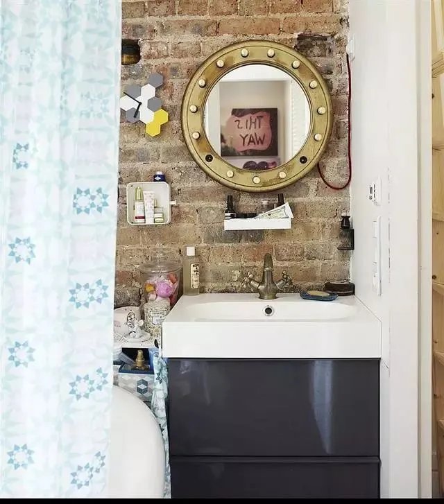 环球家居同样是蜗居，看看法国妹子是怎么布置浪漫小屋的