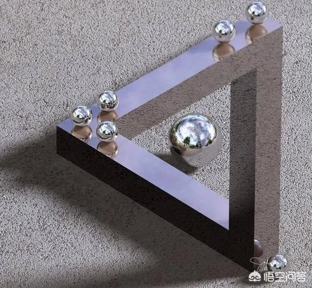 上联：阿发狗，旺财狗，戊戌狗，三狗开泰。如何对下联？