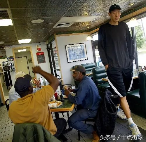 孙明明和姚明哪个高