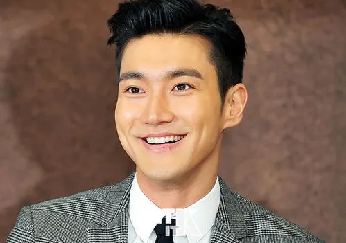 国际超模何穗和崔始源之间是怎么回事呢？他们是否有过恋情呢？