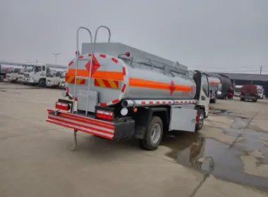 塞拉利昂油罐车爆炸致百余人丧生，事故发生时的具体情况是怎样的？