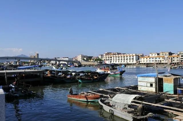 惠州惠东港口镇好不好玩，听说有很多海鲜？