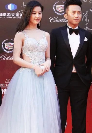 中国设计师兰玉的婚纱有名吗？有哪些女明星穿过？