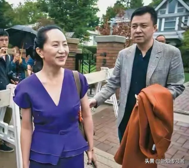 孟晚舟出庭时身边有不少随行的人是什么身份？又说明了什么问题？