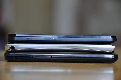 GALAXY S II最薄 3大品牌机皇对比图赏